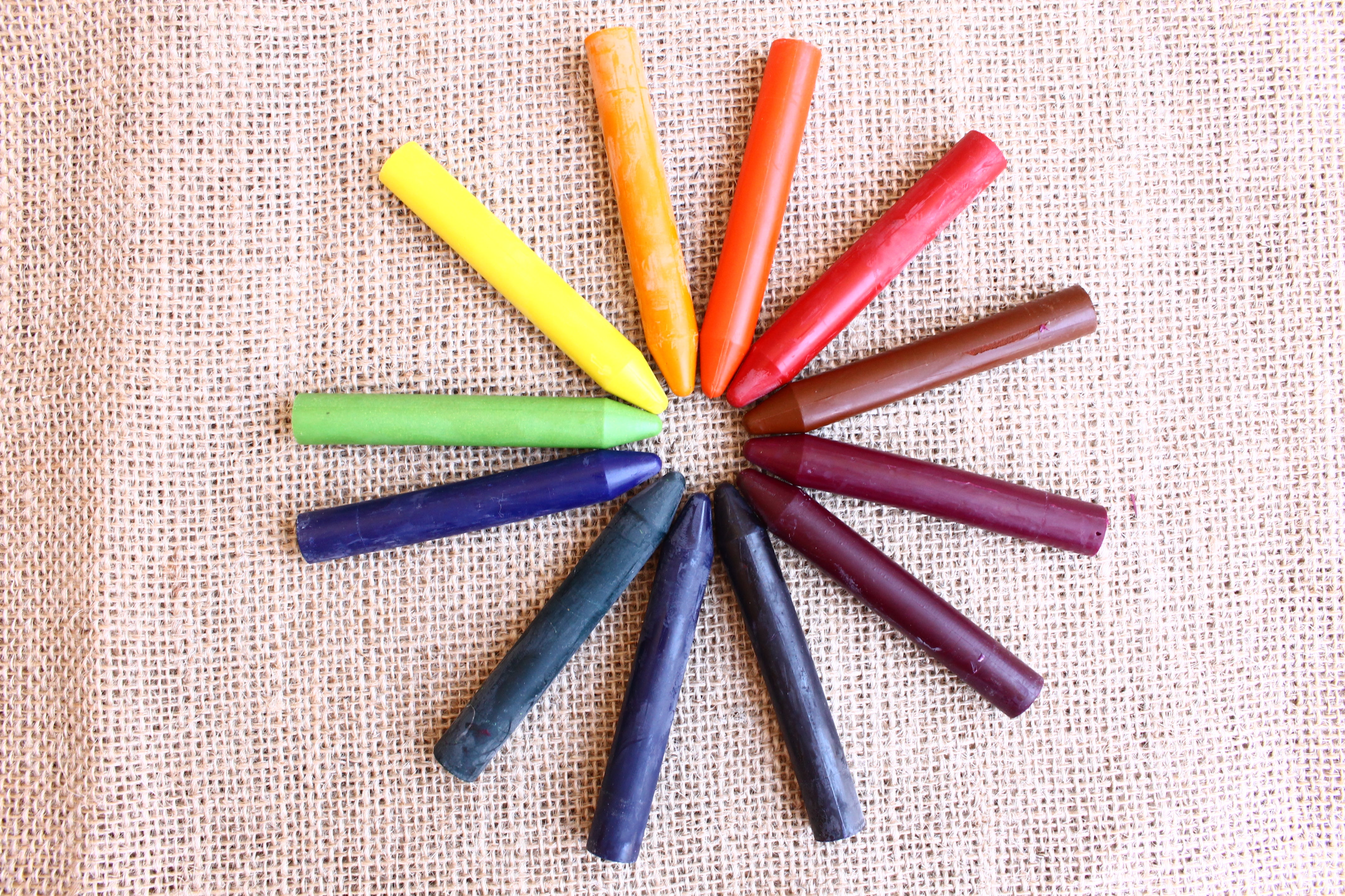 Crayons de cire d'abeille naturels - 12 couleurs